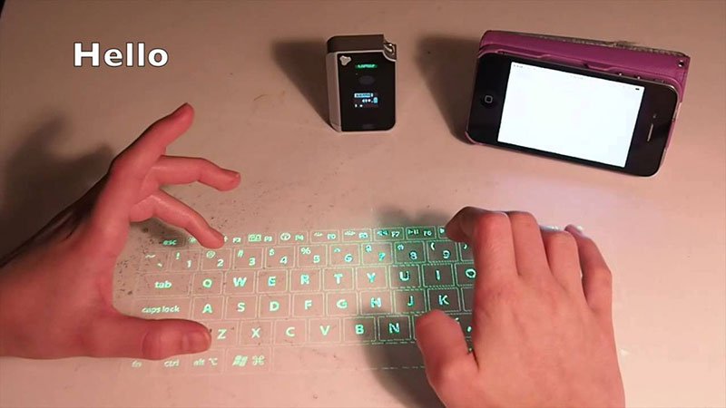 Los mejores regalos para marketeros: teclado virtual laser para móvil